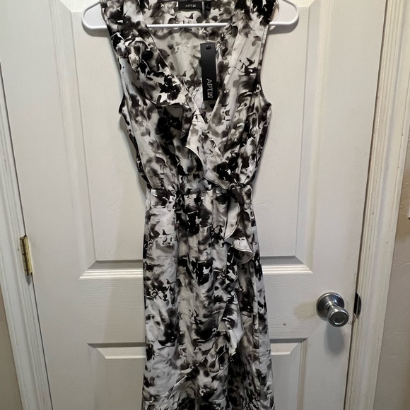 Apt. 9 NEW Ruffle Faux Wrap Sleeveless Floral TieDye Dress Gray White Black Sz S - Picture 2 of 6